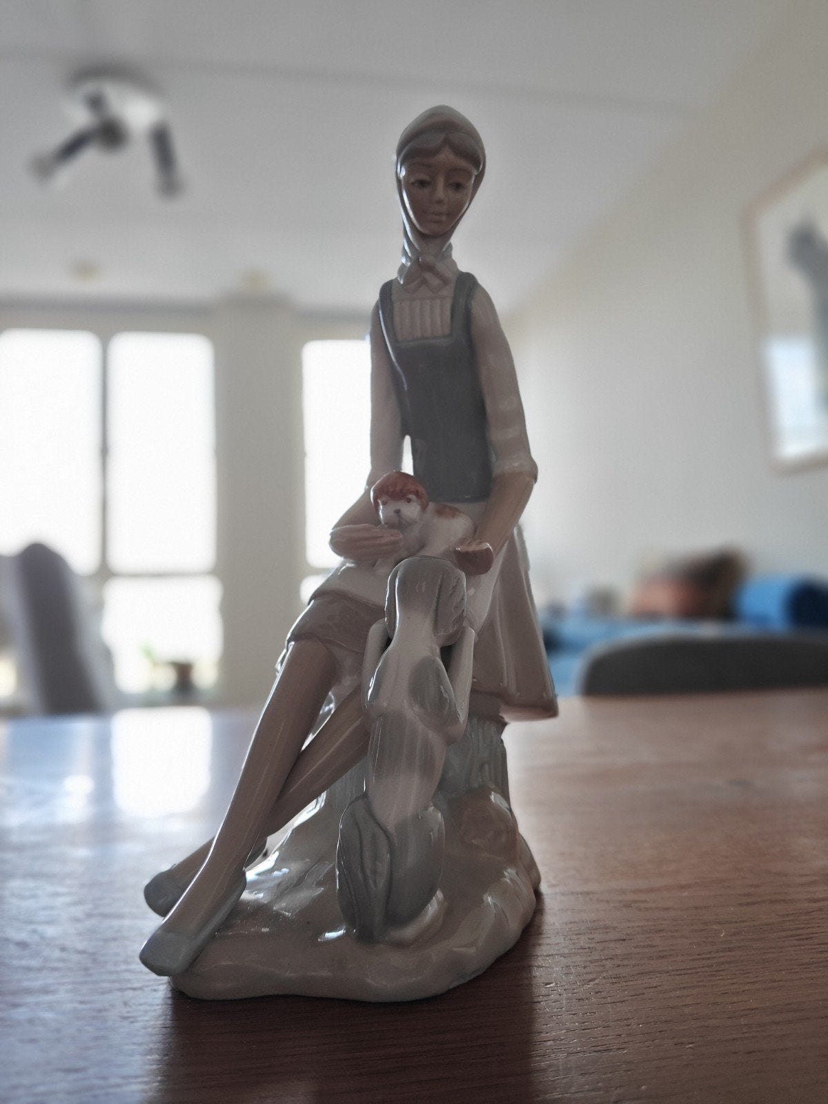 Lladro beeldje: Vrouw met hond en vogel, Antiek en Kunst, Ophalen