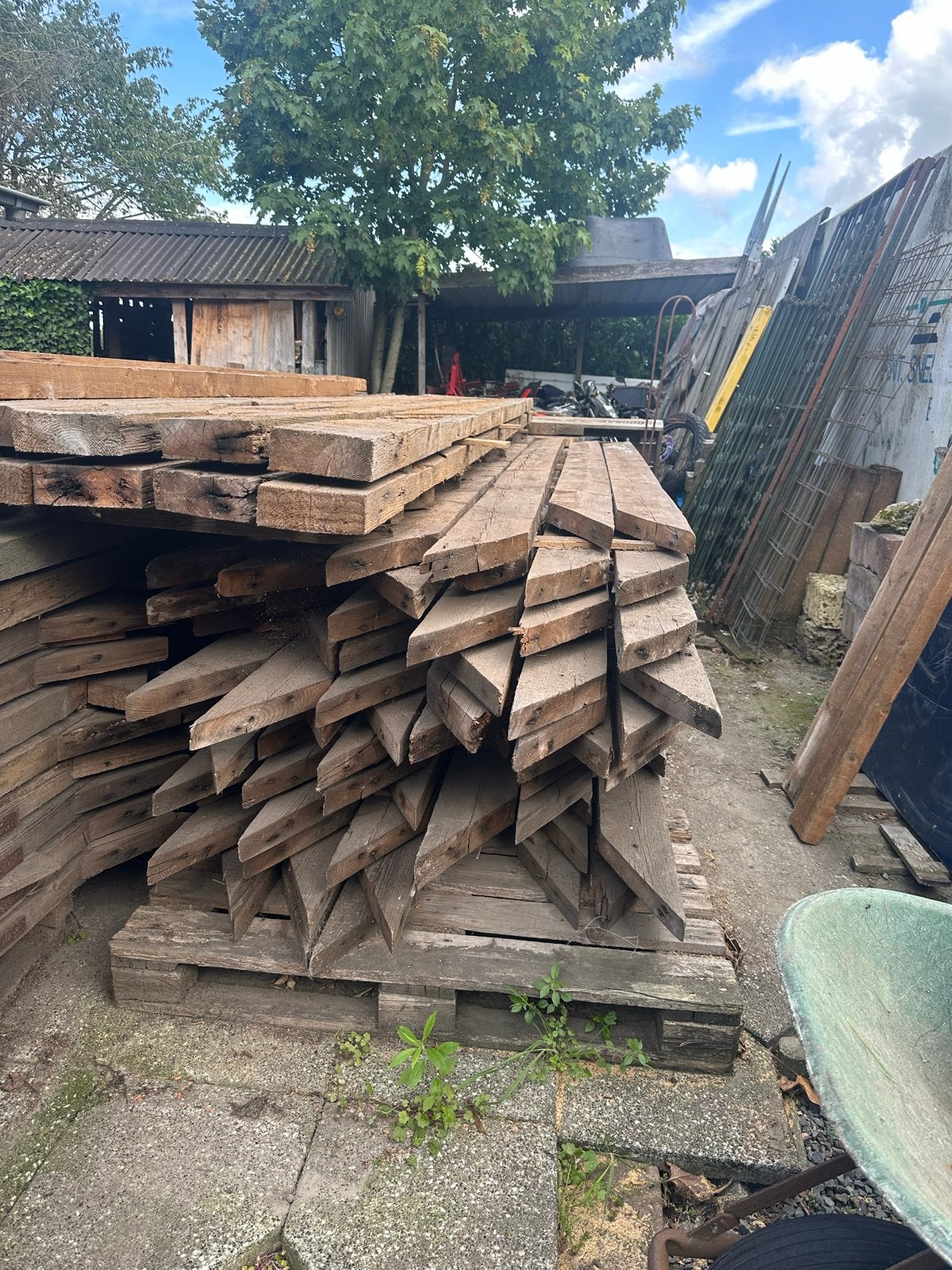 Partij diverse maten balken (2,5m - 6m) circa 19 m3, Doe-het-zelf en Verbouw, Hout en Planken, Gebruikt, Balk, Overige houtsoorten