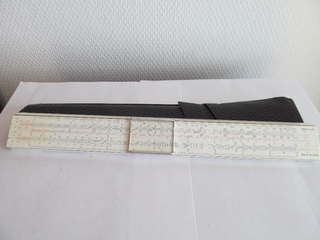 Nestler Rietz NR. 0232 Rekenliniaal in lederen etui., Ophalen