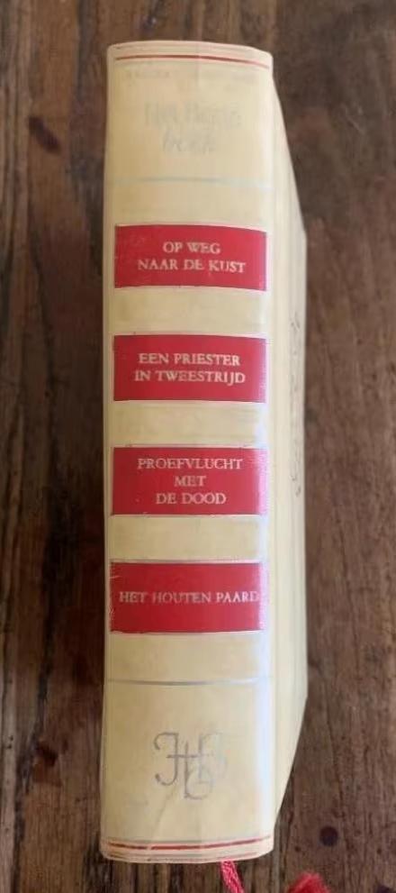 Reader's Digest; priester tweestrijd, proefvlucht dood, paar, Ophalen of Verzenden, Zo goed als nieuw