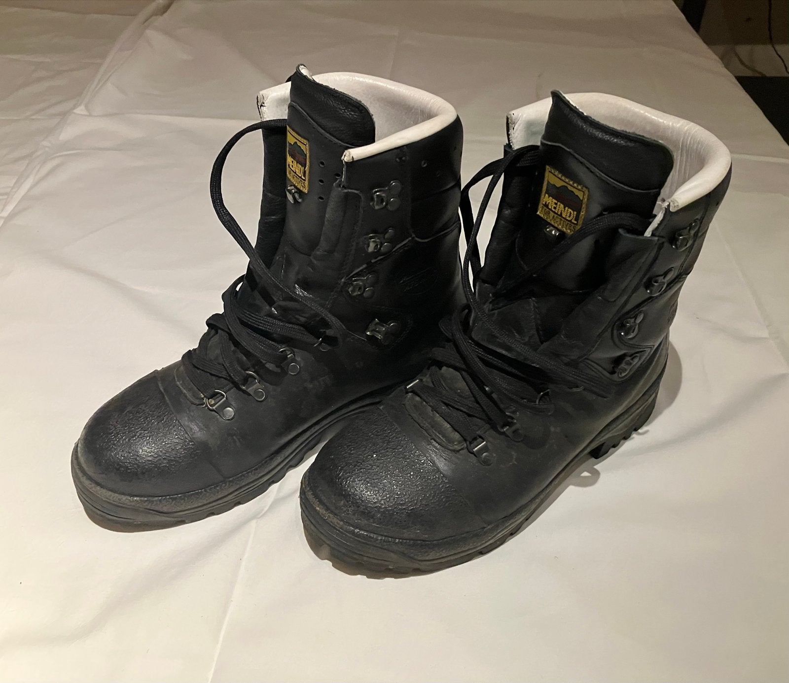 Meindl Zaagschoenen Maat 42, Zwart, Nieuw, Ophalen of Verzenden, Werkschoenen