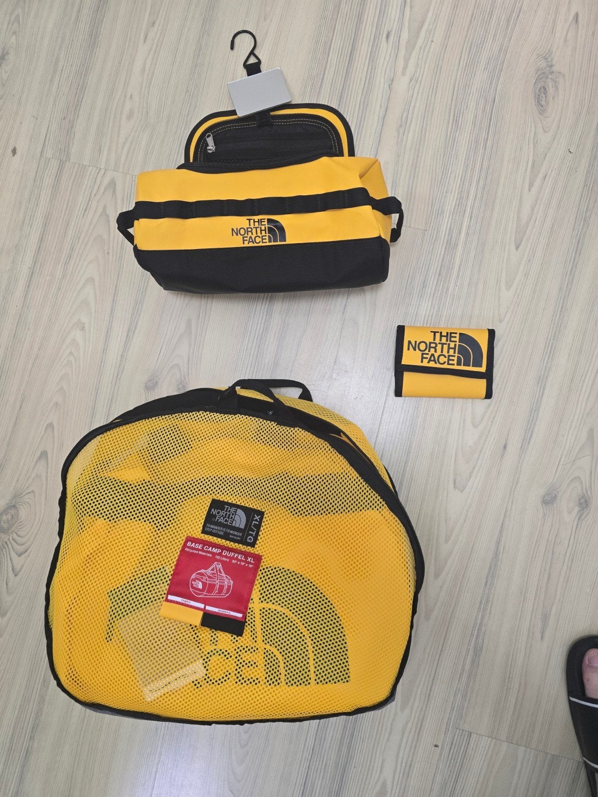 The North Face Duffel bag XL set, Geel, Ophalen of Verzenden, The North Face, Maat 56/58 (XL)