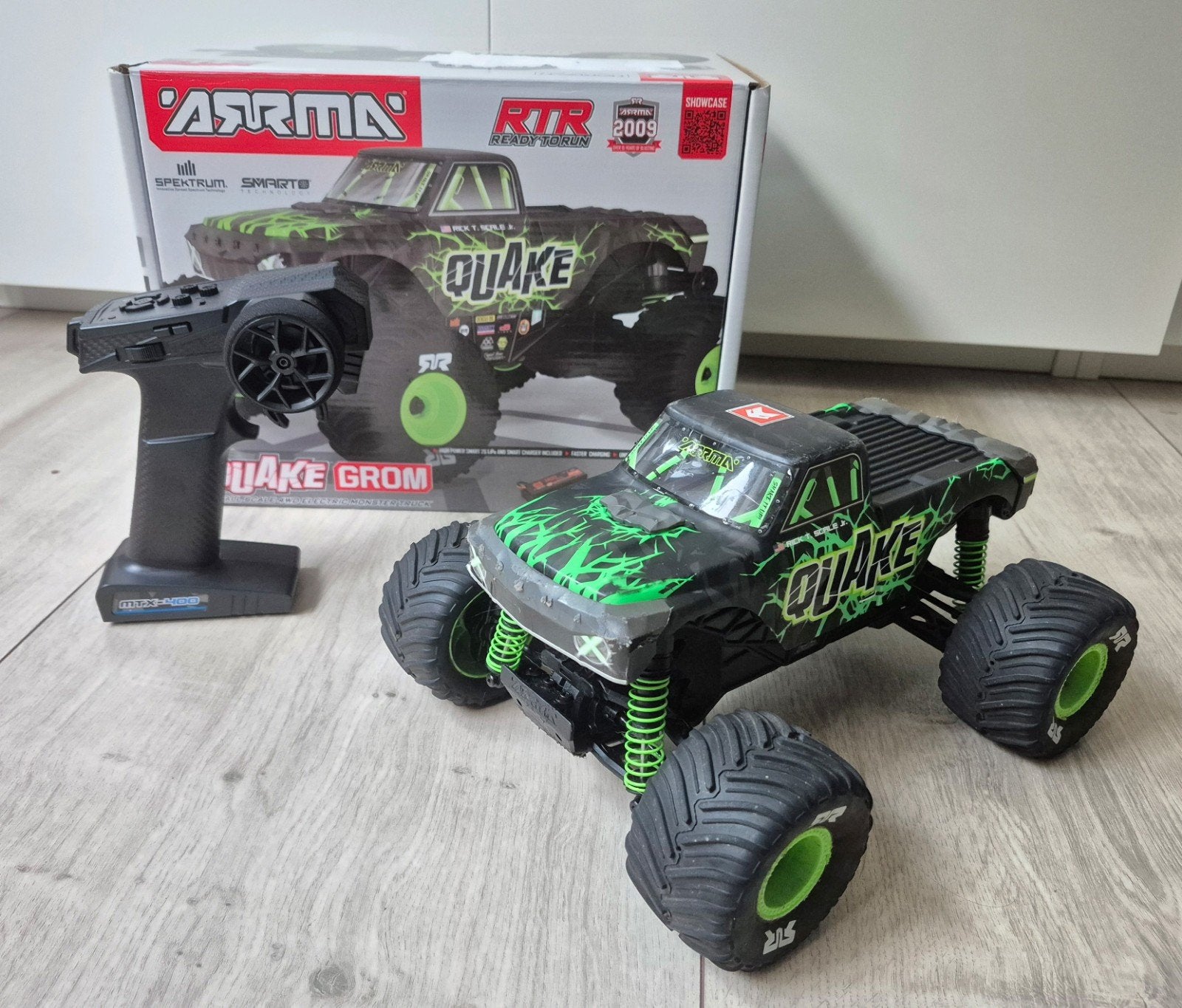 Arrma Quake Grom Brushless - Hobbywing ESC & Surpass Hobby, Elektro, Auto offroad, Ophalen of Verzenden, Zo goed als nieuw