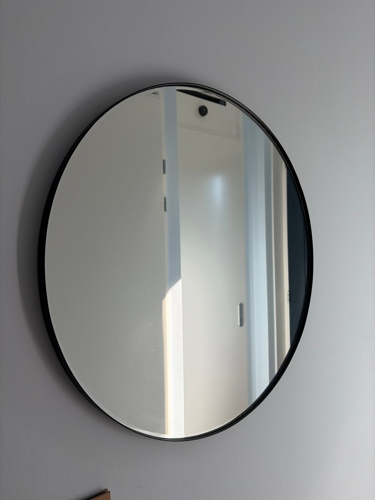 Ronde spiegel met zwarte rand - diameter 65 cm, Huis en Inrichting, Ophalen, Gebruikt, Rond, Minder dan 100 cm