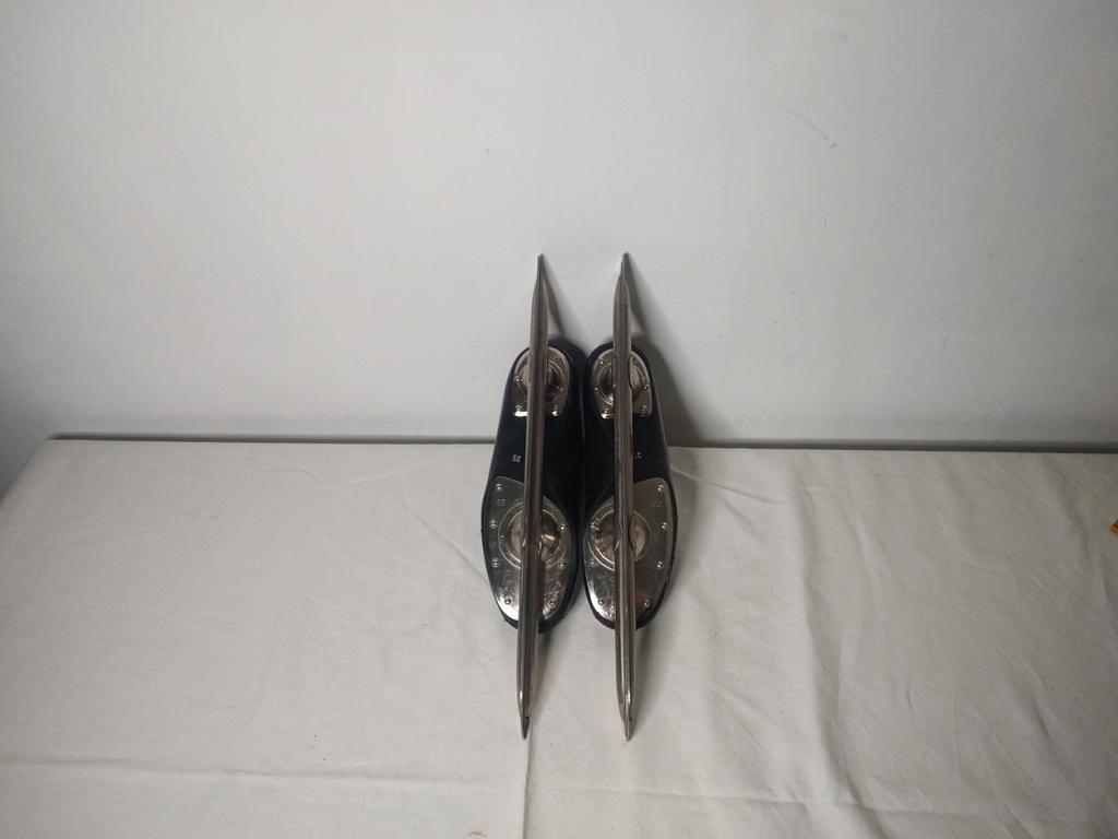 S616 Viking Lage Noren maat 35, geslepen, Viking, Gebruikt, Viking, Almere