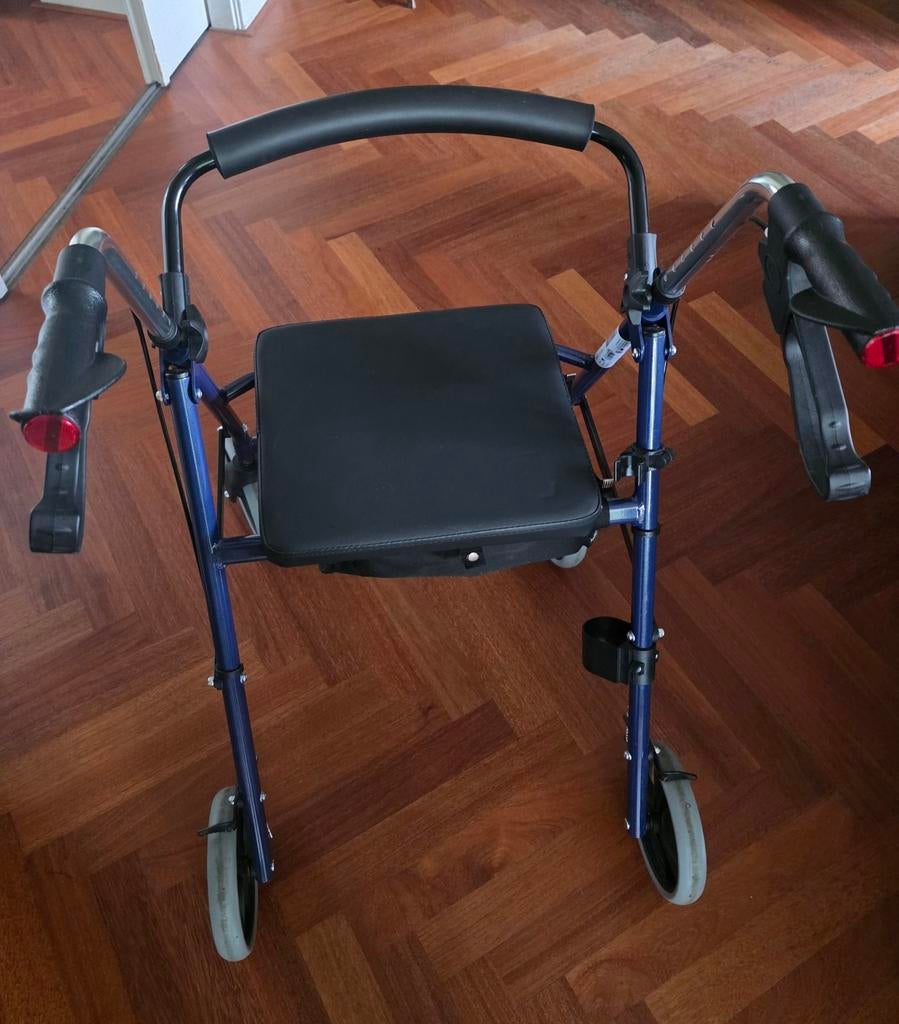 Fijne lichte rollator, weinig gebruikt van mobilex, Ophalen, Zo goed als nieuw