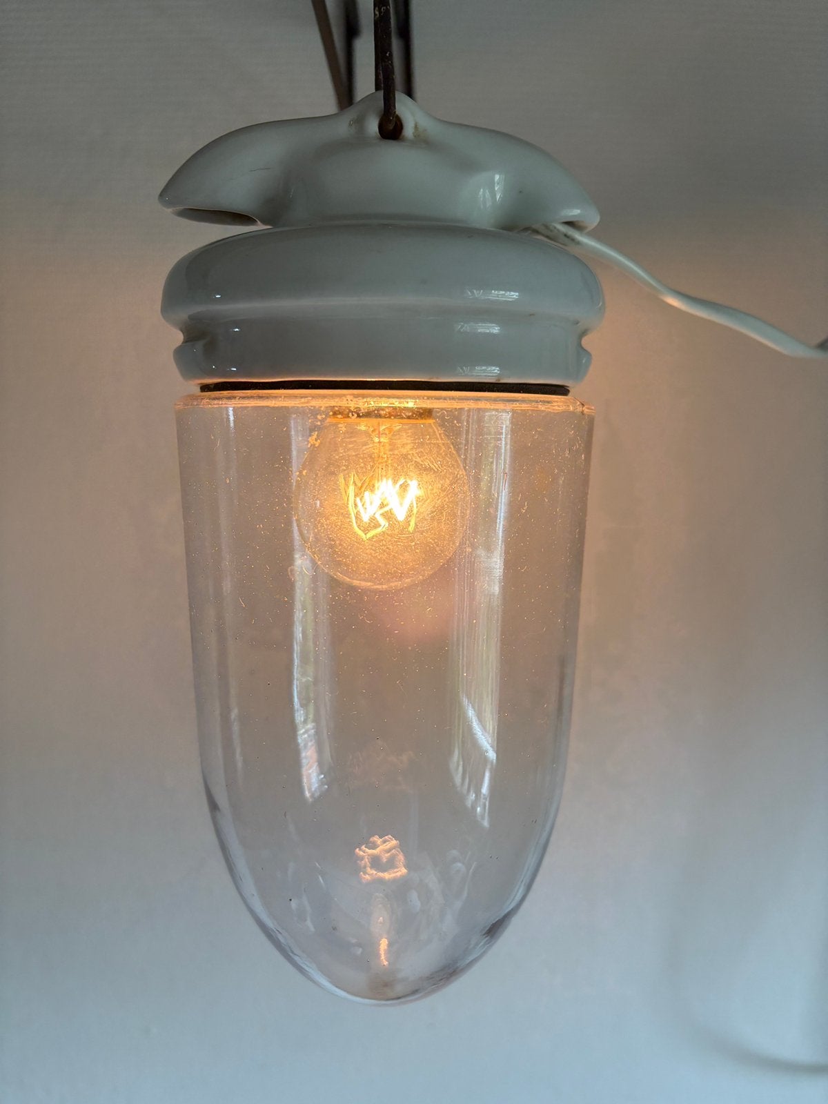 Vintage hanglamp (kelderlamp), Ophalen of Verzenden, Gebruikt, Glas, E27 (groot)