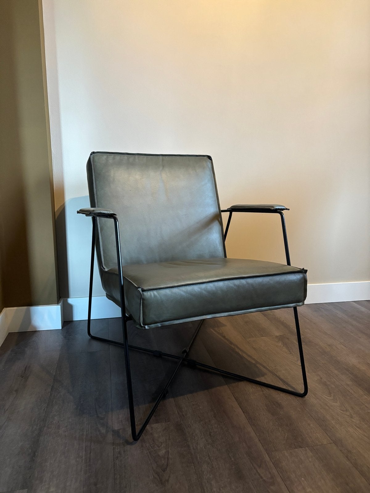 Groene leren fauteuil met zwart metalen frame, Ophalen, Gebruikt, Overige kleuren, Leer