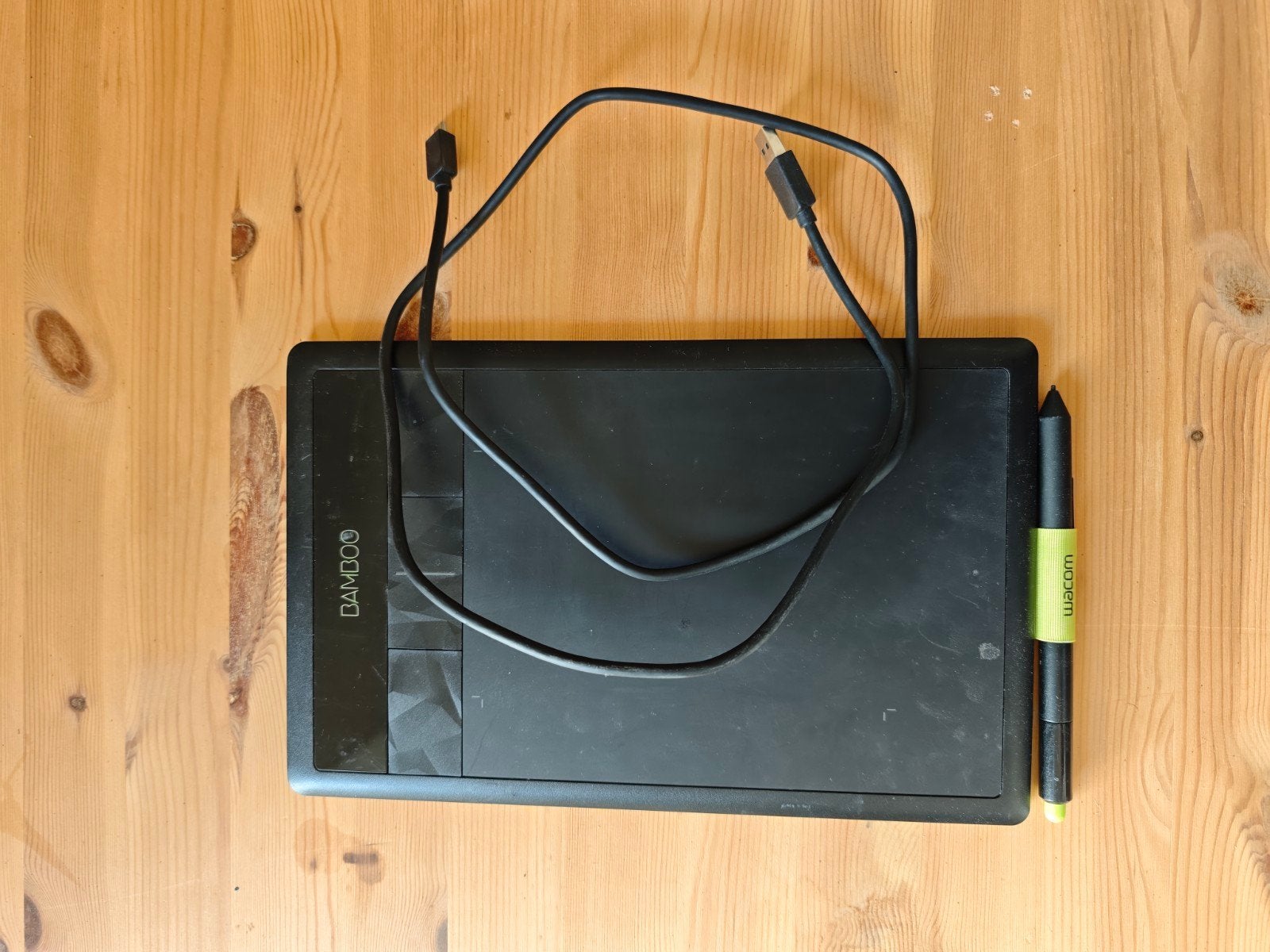 Wacom Bamboo CTH-470 tekentablet met pen en kabel, Computers en Software, Tekentablets, Gebruikt, Multi-touch, Ophalen of Verzenden