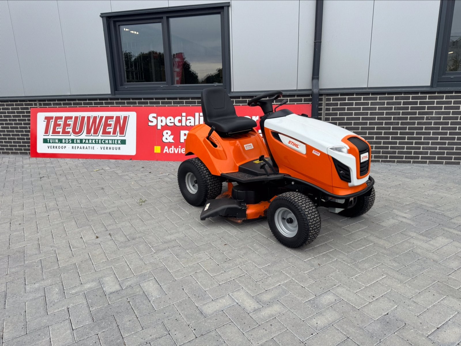 STIHL RT 4112 SZ zitmaaier 2 cillinder B&S motor., Tuin en Terras, Zitmaaiers, Stihl, Gebruikt, Elektrische starter, Teeuwen Tuinmachines