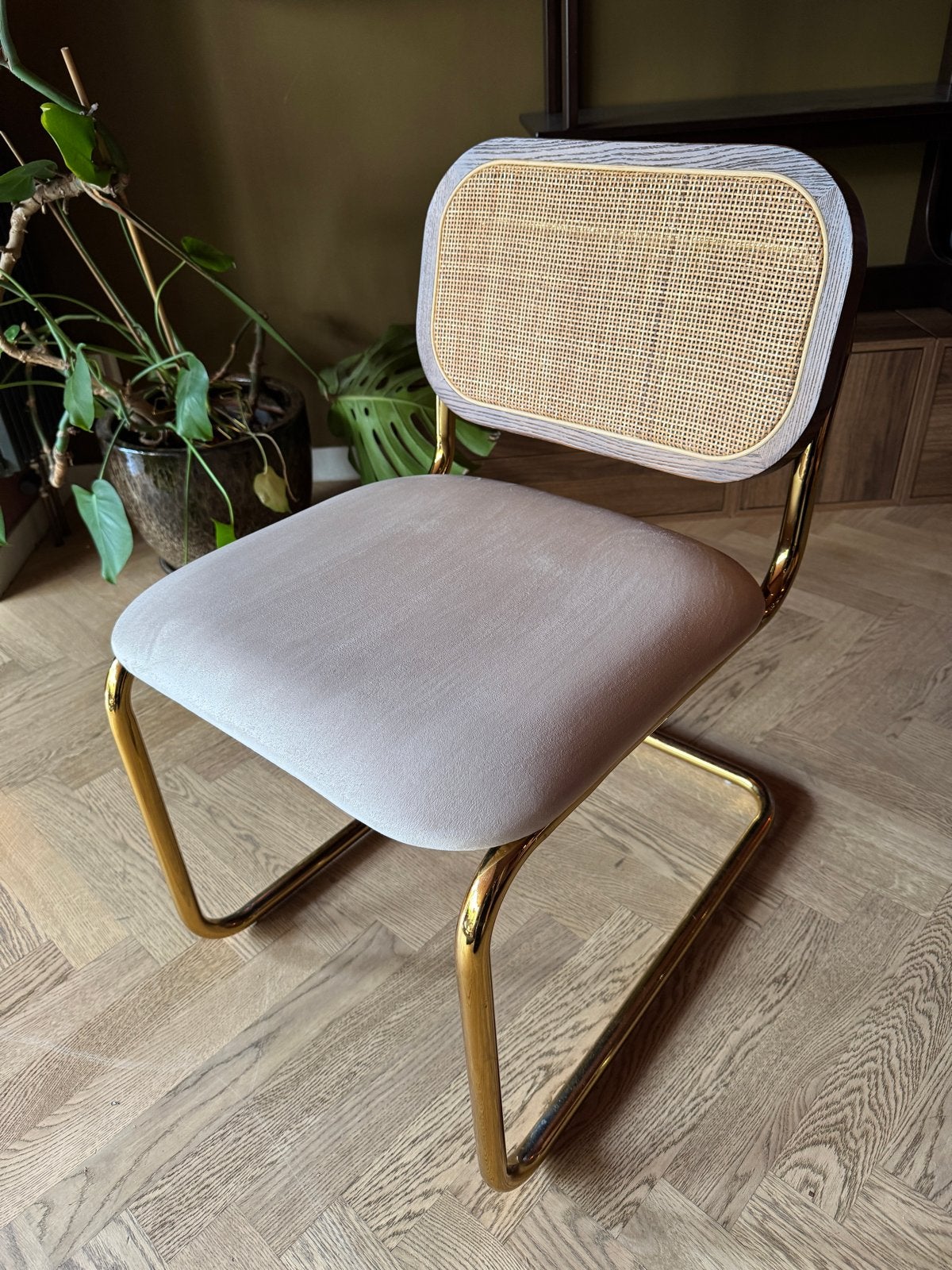 2 Sklum stoelen met velvet bekleding en rotan rugleuning, Ophalen, Twee, Overige kleuren, Zo goed als nieuw