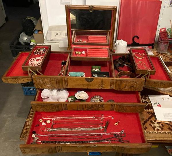 Vintage aziatische Houten Sieradendoos met Lades en Spiegel, Ophalen of Verzenden, Gebruikt, Bruin, Overige materialen