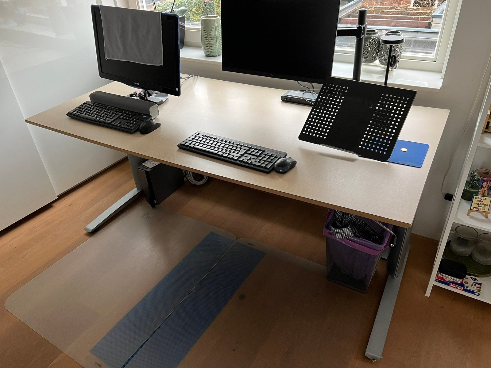 Groot verstelbaar bureau, Huis en Inrichting, Ophalen, Gebruikt, Hout, 187 cm