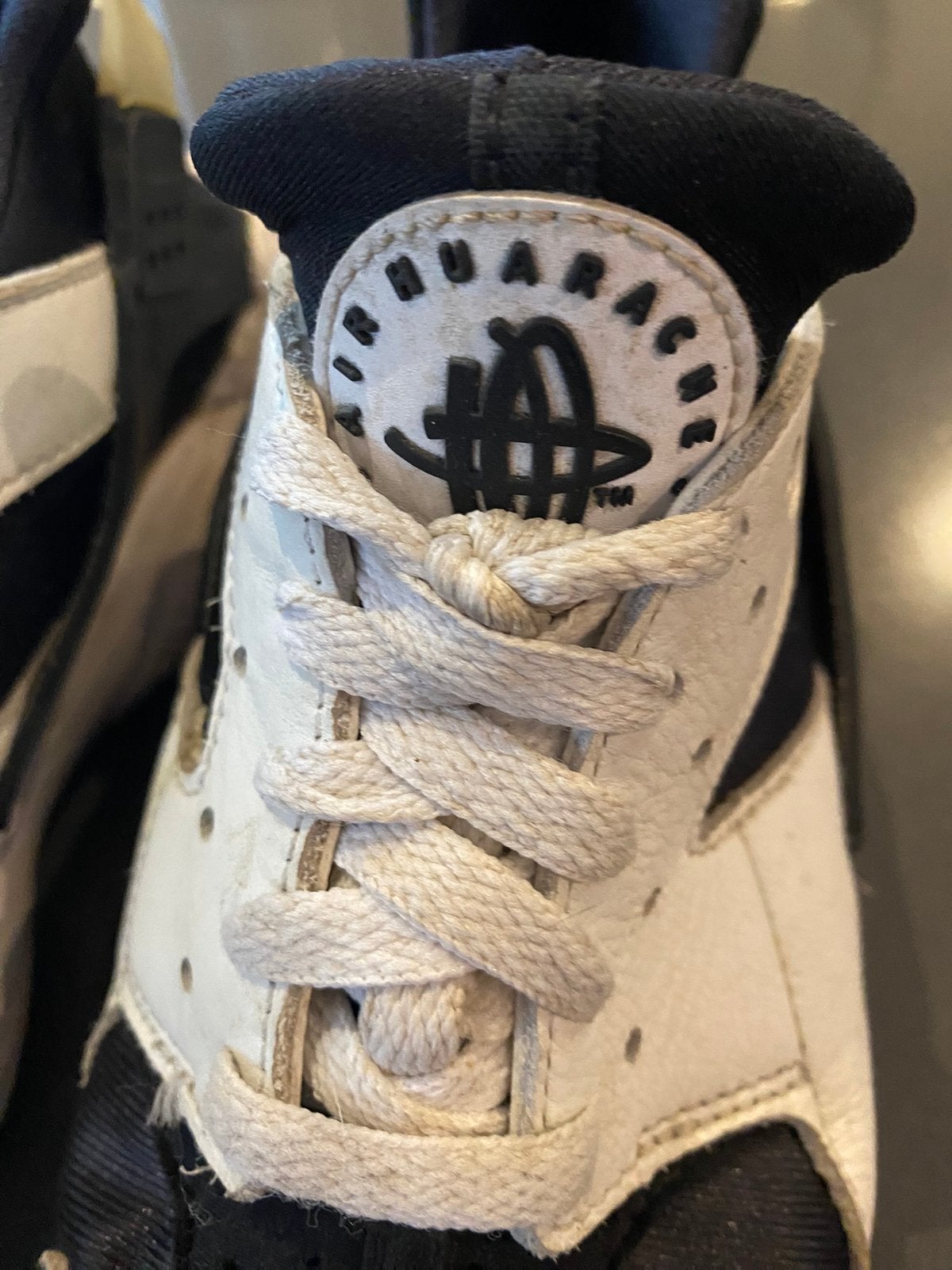Nike Huarache, Wit, Ophalen of Verzenden, Sneakers of Gympen, Gedragen