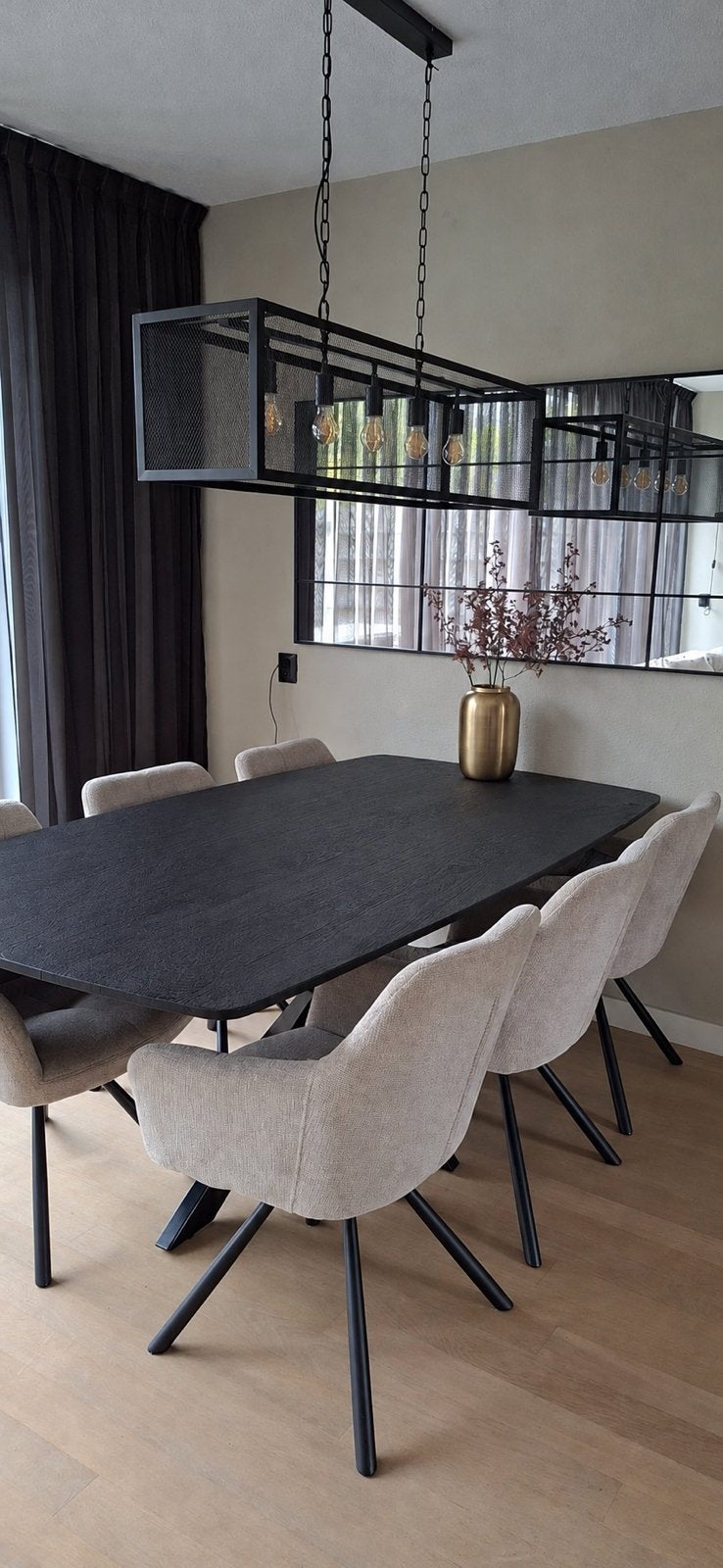 Eettafel met 6 draaibare stoelen - Deens ovaal, zwart blad, Ophalen, 100 tot 150 cm, Zo goed als nieuw, Vijf personen of meer