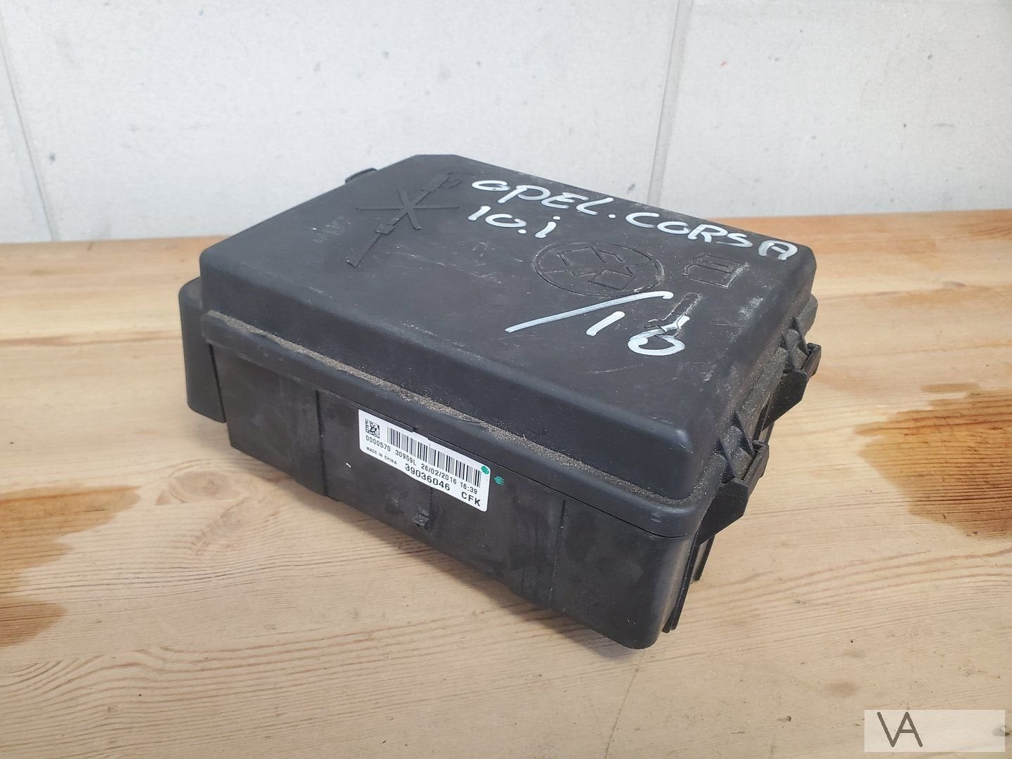 Opel Corsa E 2014 - 2020 zekeringkast motorruimte 39036046, Gebruikt, -, -, Opel
