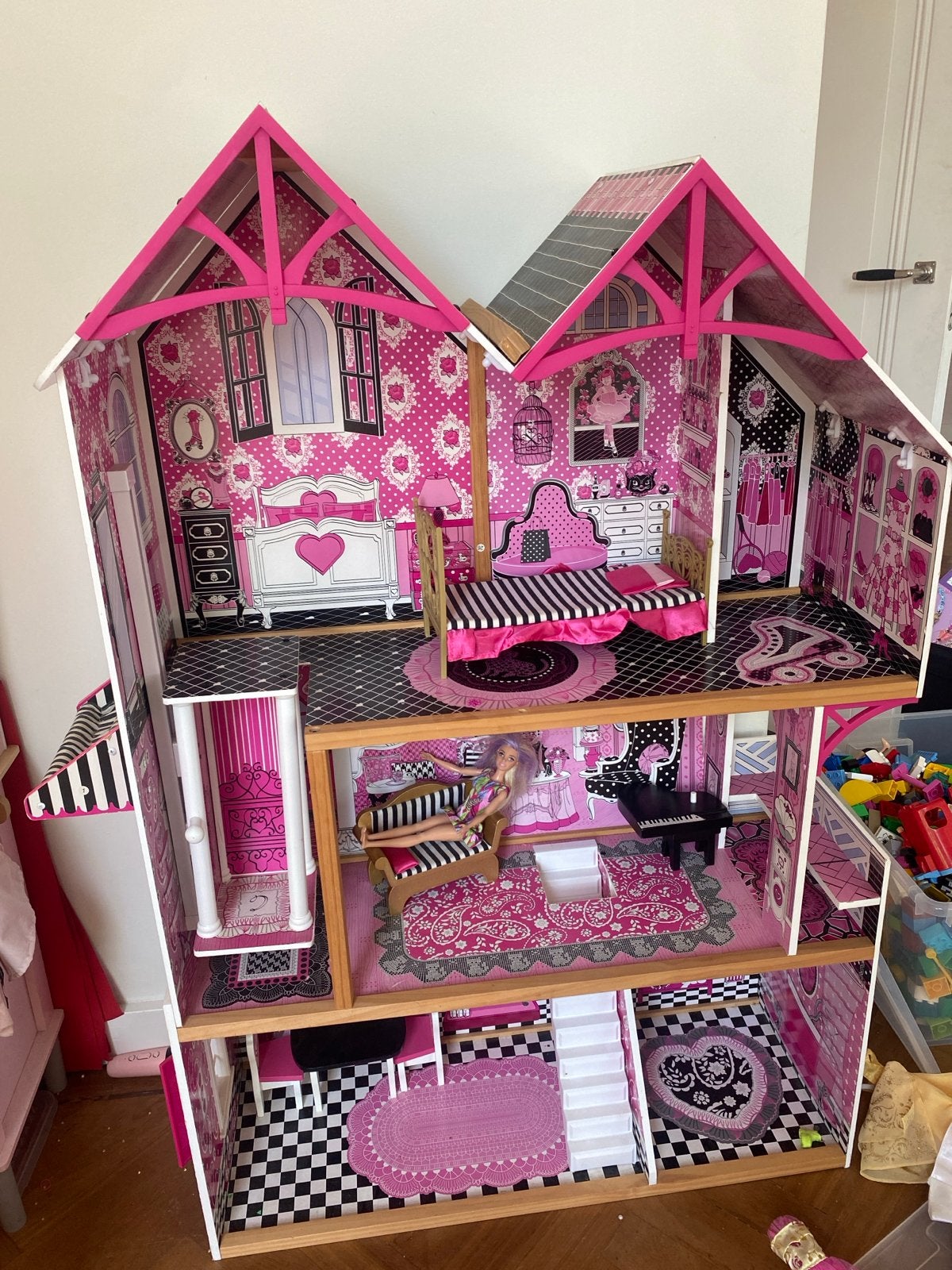 Barbiehuis met meubels, geluid, auto en Barbies, Ophalen, Gebruikt, Barbie