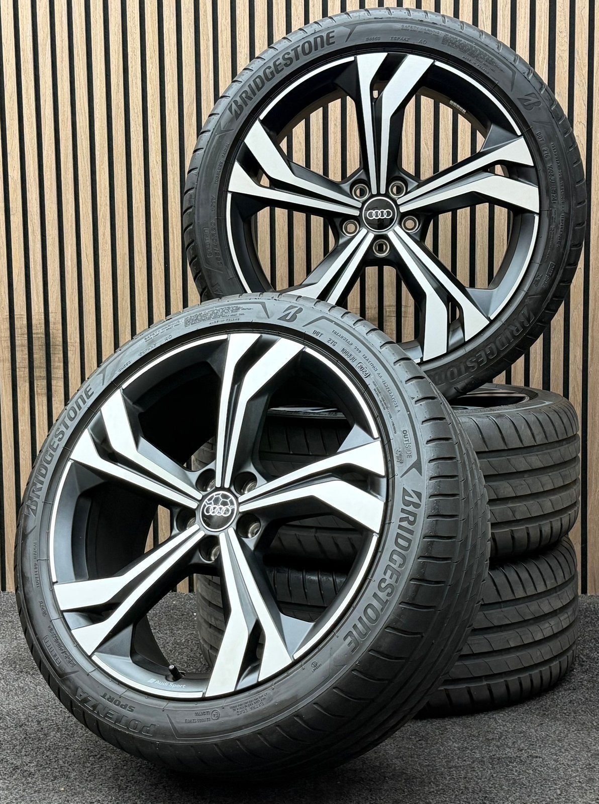 Originele 20 inch Audi Sport Q3 5x112 ET38 Bridgestone AO, Ophalen, 255 mm, ., Banden en Velgen