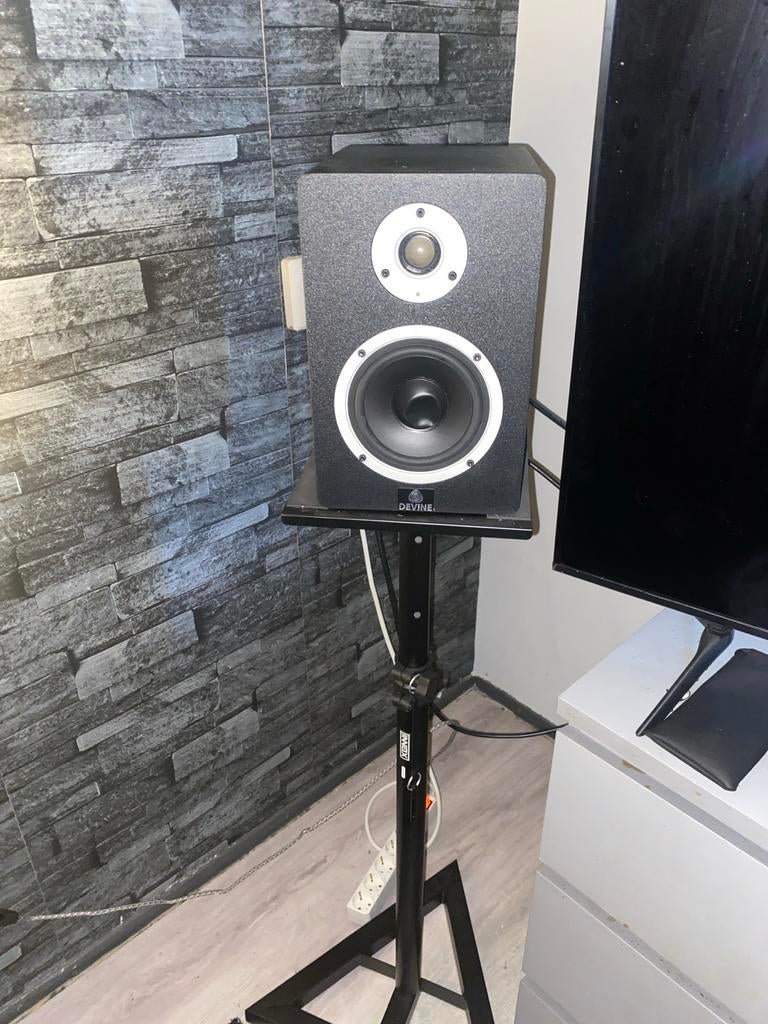 Devine MR-5A speakers + standaard, Audio, Tv en Foto, Luidsprekers, Zo goed als nieuw, 120 watt of meer, Front, Rear of Stereo speakers