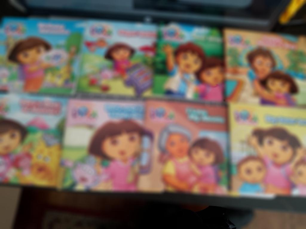 8 x dora    birthday   adventure  the explorer etc engels, Boeken, Kinderboeken | Baby's en Peuters, Ophalen of Verzenden, Zo goed als nieuw