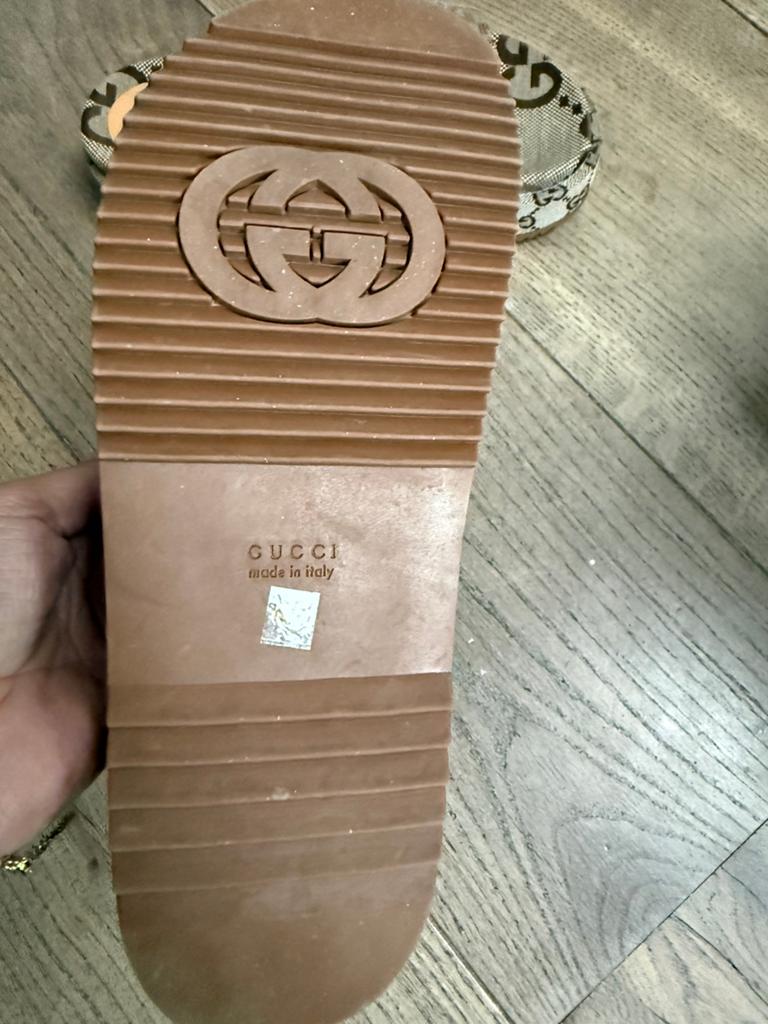 Super gave slippers GG, Kleding | Dames, Schoenen, Ophalen of Verzenden, Zo goed als nieuw