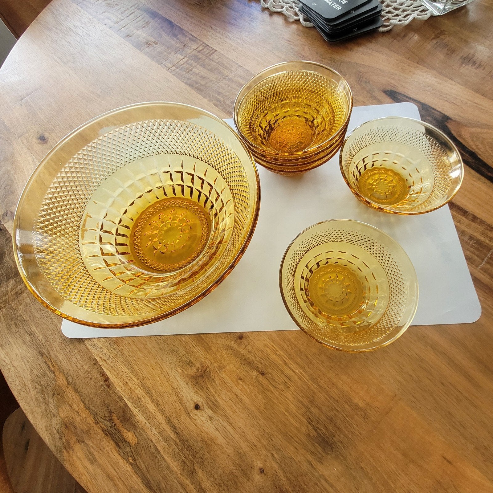 Bowl-stel 1 grote mooi geslepen schaal.  Min bod €20,-, Ophalen