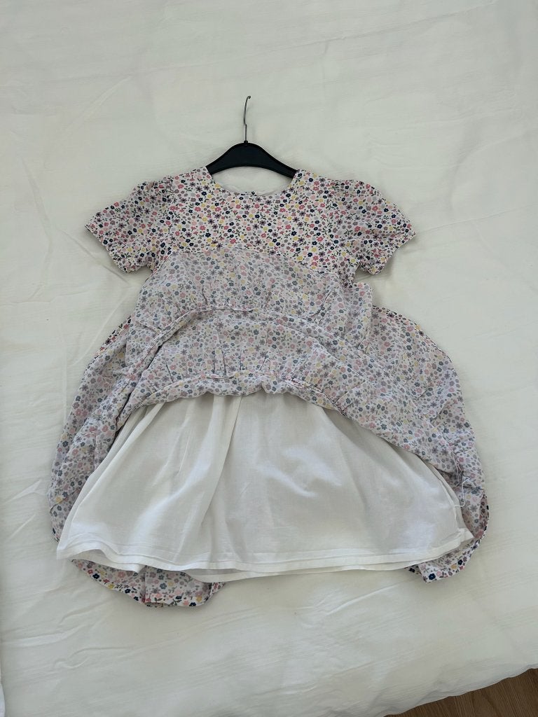 Maat 140, Polarn O. Pyret, lief bloemenjurkje, Zgan!, Kinderen en Baby's, Kinderkleding | Maat 140, Zo goed als nieuw, Meisje