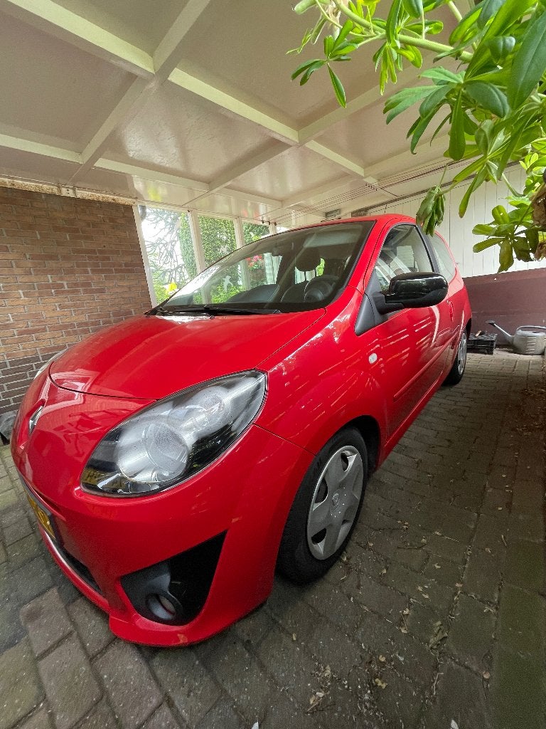 Renault Twingo 1.2 16V Quickshift 2011 Rood, Auto's, Euro 5, Twingo, 31 €/maand, 4 cilinders