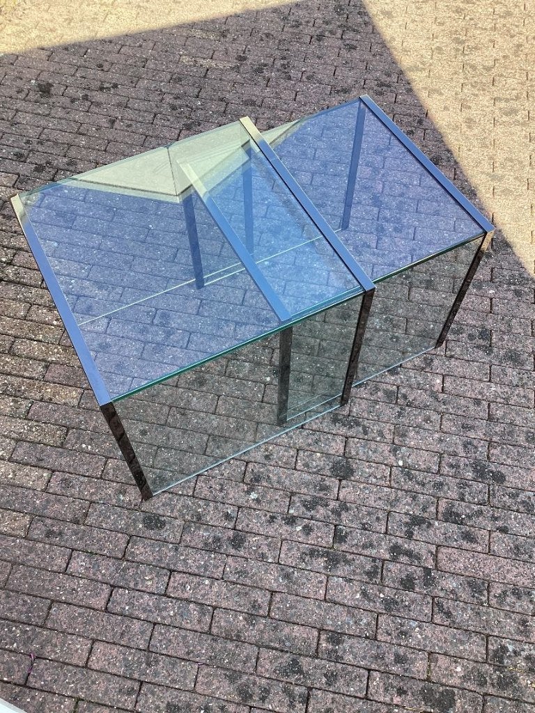 twee glazen design bijzettafels, Ophalen, Minder dan 45 cm, Minder dan 55 cm, Vierkant