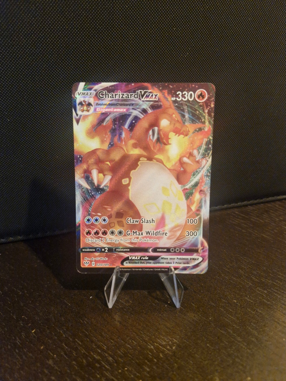 Charizard VMAX Pokémon kaart (330 HP), Ophalen of Verzenden, Gebruikt, Losse kaart, Foil