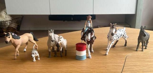 Sleigh paarden, ezel, hond en ruiter, Ophalen of Verzenden, Zo goed als nieuw, Paard, Beeldje of Figuurtje