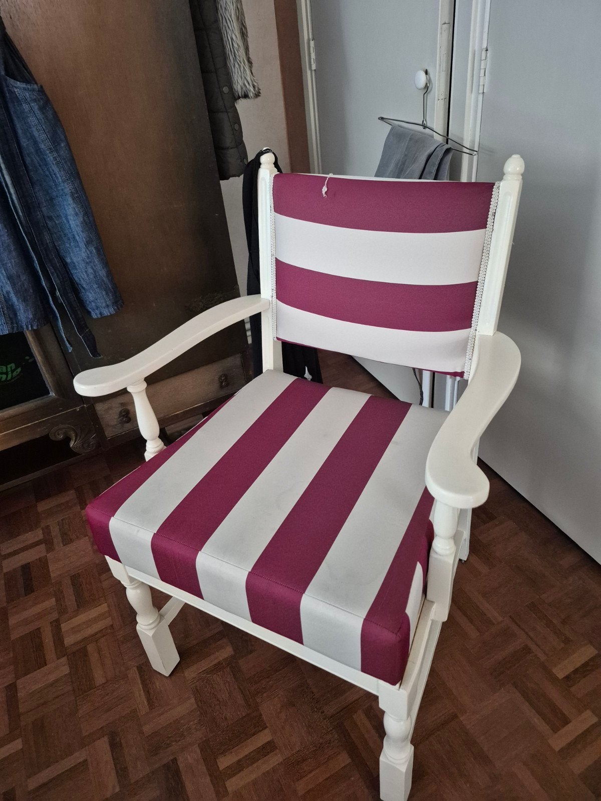 Retro stoel met rood-witte strepen, Gebruikt, Ophalen of Verzenden, Stof, Eén