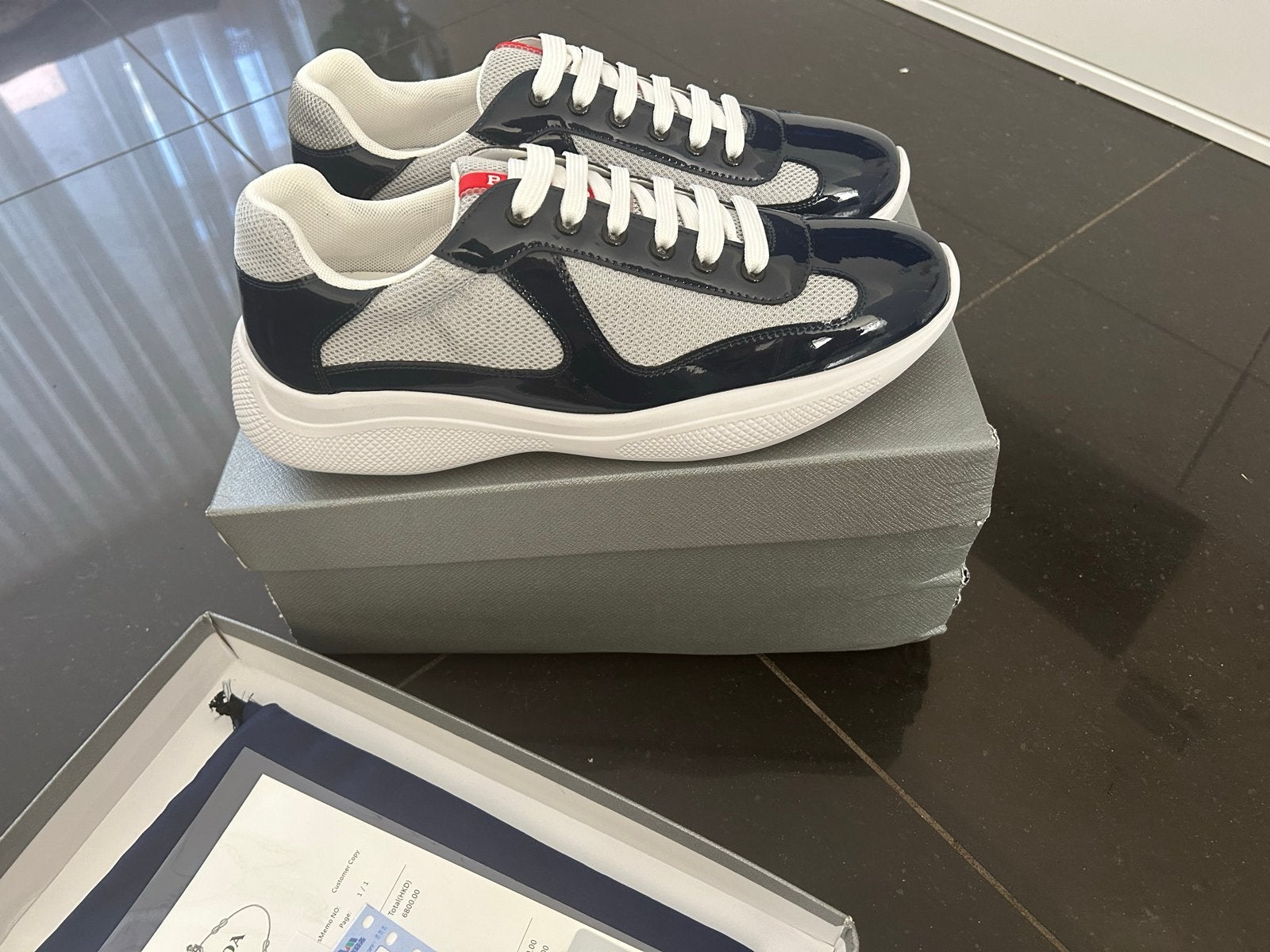 Prada sneakers donkerblauw - Maten 43 & 44 beschikbaar, Blauw, Nieuw, Ophalen of Verzenden, Sneakers of Gympen