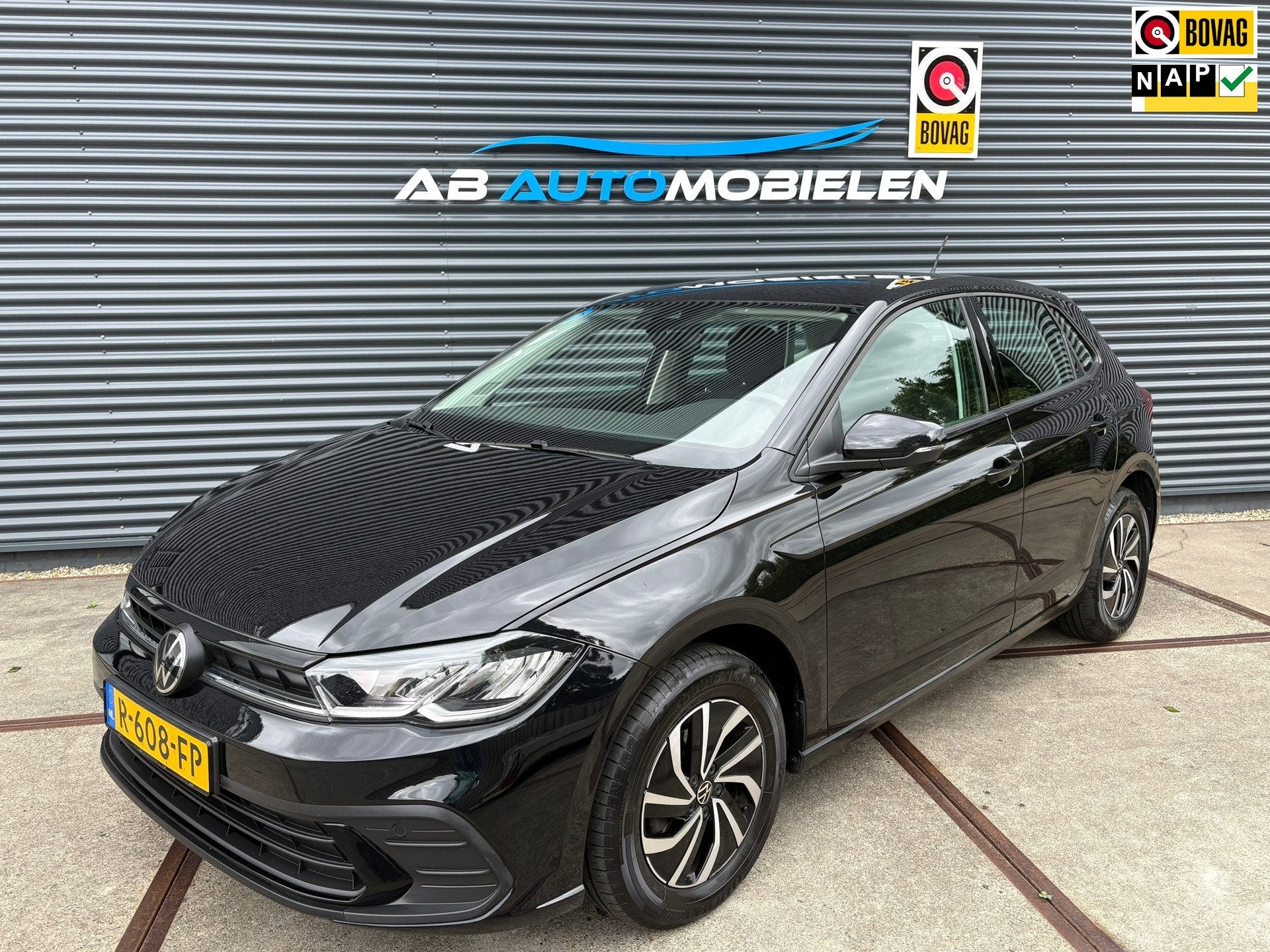 Volkswagen Polo 1.0 TSI Life LM VELGEN/ CARPLAY/ NAVI, Voorwielaandrijving, Dealer onderhouden, Gebruikt, Euro 6