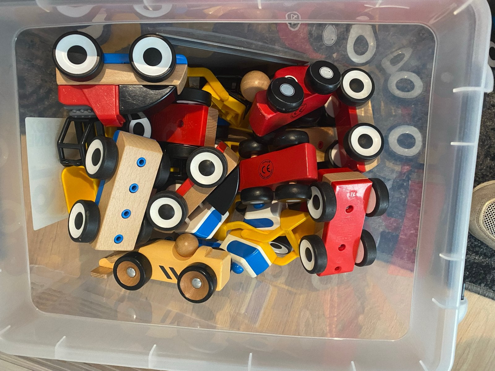 IKEA houten auto's en garage, diverse modellen, Ophalen, Gebruikt