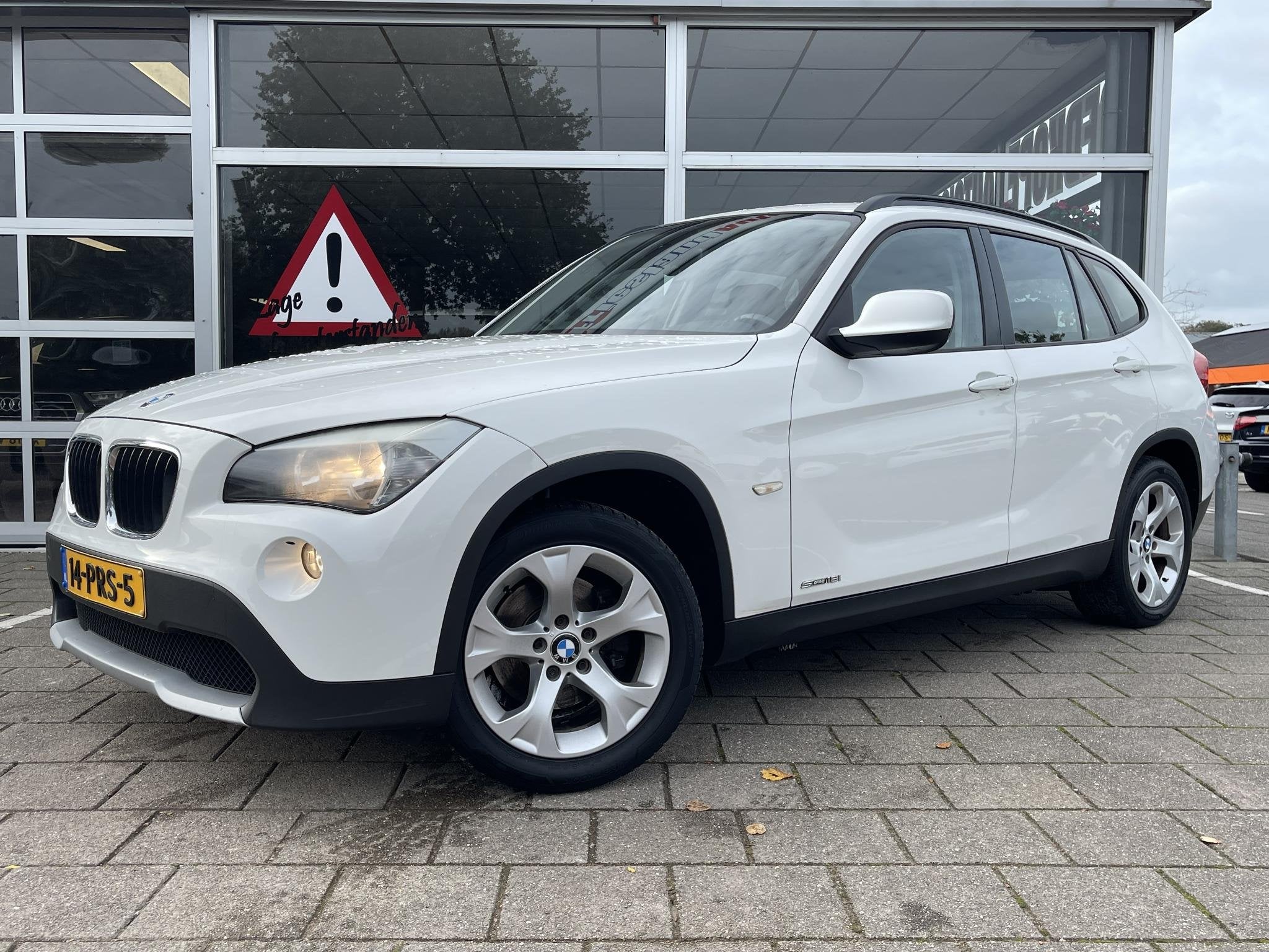 BMW X1 sDrive18i Executive /Automaat/Cruise/Clima/Navi/Trekh, Euro 5, 4 cilinders, Wit, Origineel Nederlands