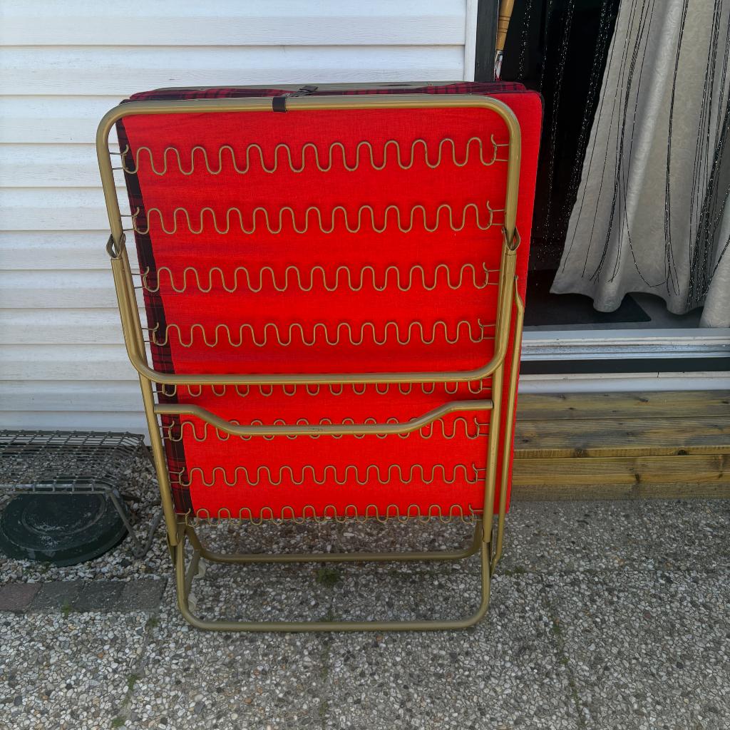 Logeerbed inklapbaar z.g.n, Ophalen, 190 cm of minder, Zo goed als nieuw, 80 cm