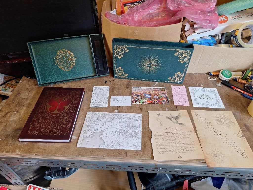 Oude Tomorrowland treasure box uit 2019, Eén persoon