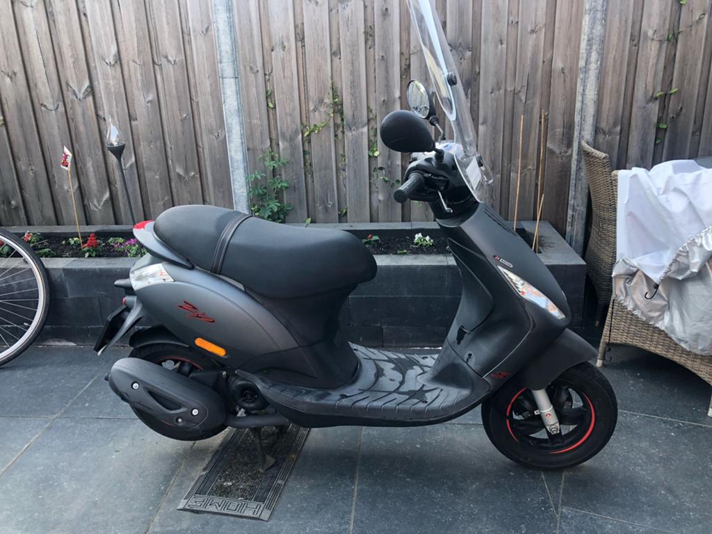 Piaggio Zip 4 takt- 2021 Mat Grijs, Goede Staat, Ophalen, Piaggio, Gebruikt, Benzine