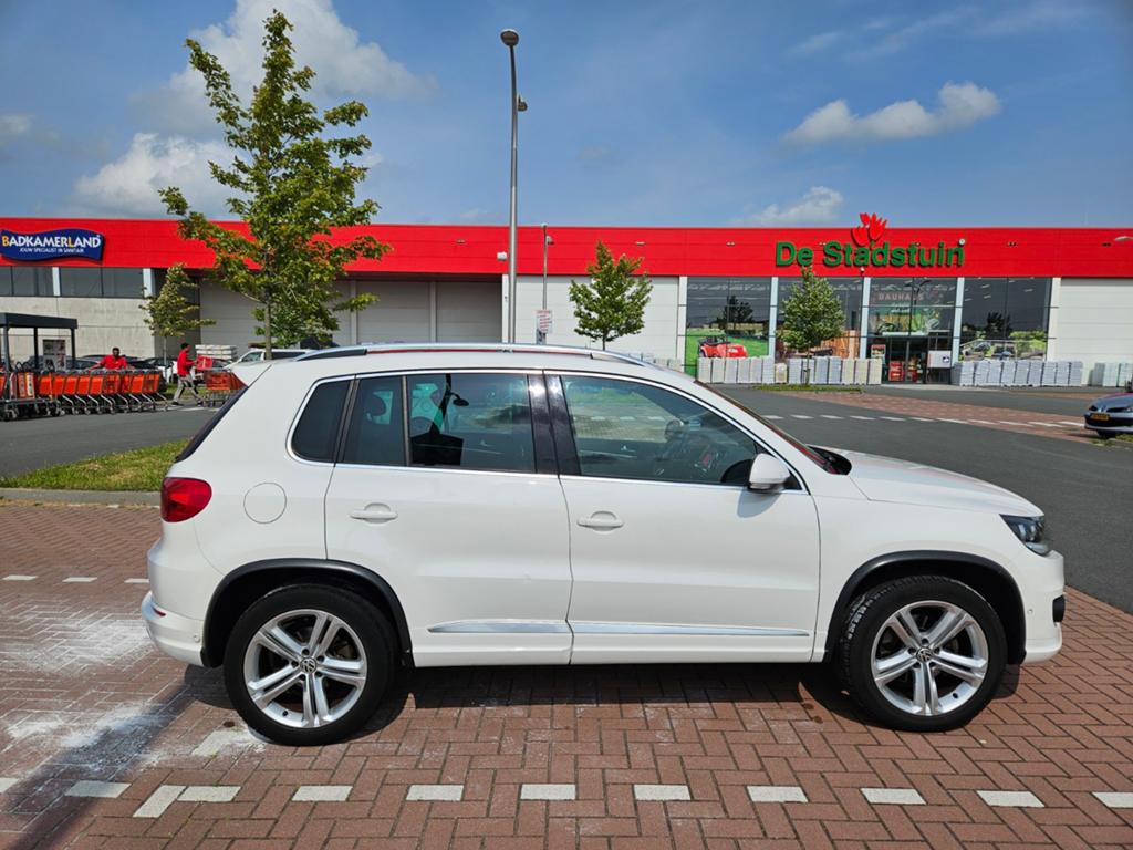 Volkswagen Tiguan 1.4 TSI 2013 R -Line Edition Pano Wit, Auto's, Voorwielaandrijving, 15 km/l, 4 cilinders, 75 €/maand