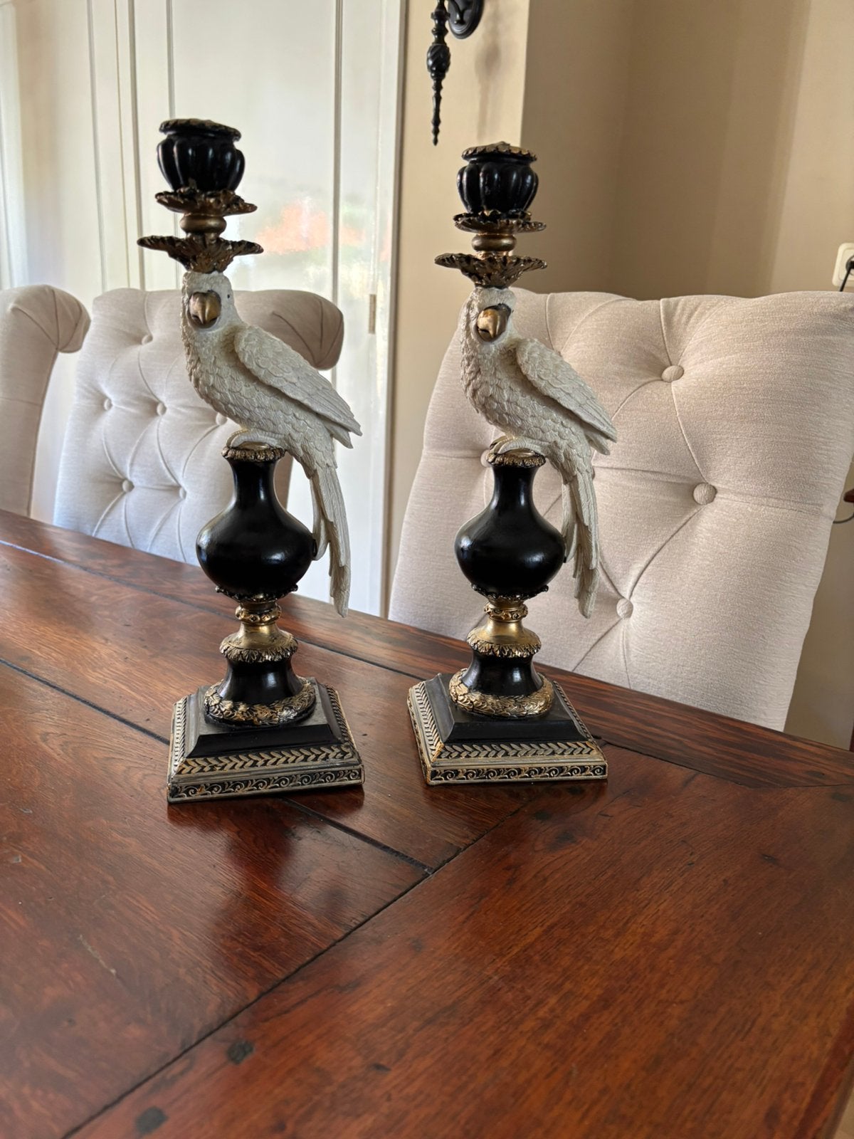 Twee identieke kandelaars zwart/goud/wit vogels, Huis en Inrichting, Woonaccessoires | Kandelaars en Kaarsen, Ophalen, Kunststof