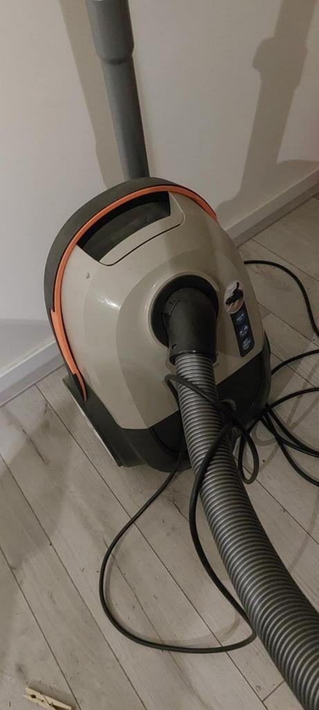 Stofzuiger philips 5000 halfjaar oud, Witgoed en Apparatuur, Stofzuigers, Ophalen