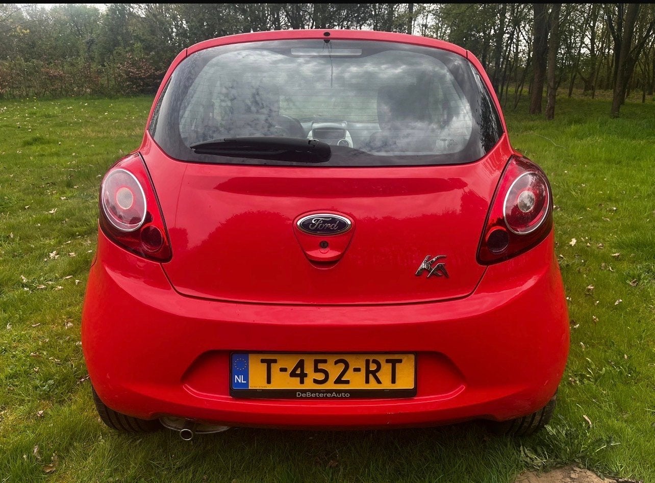 Foto 17 van Ford Ka 1.2 51KW 2010 Rood