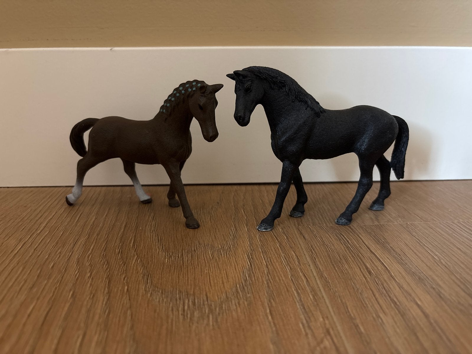 Exclusieve Schleich paarden: Bruin en Zwart, Ophalen of Verzenden, Zo goed als nieuw