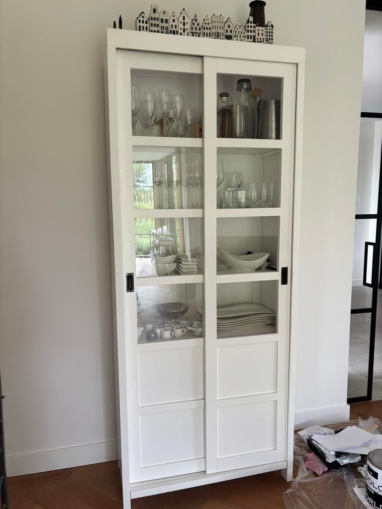Witte vitrinekast met glazen schuifdeuren, Ophalen, 200 cm of meer, 50 tot 100 cm, Zo goed als nieuw