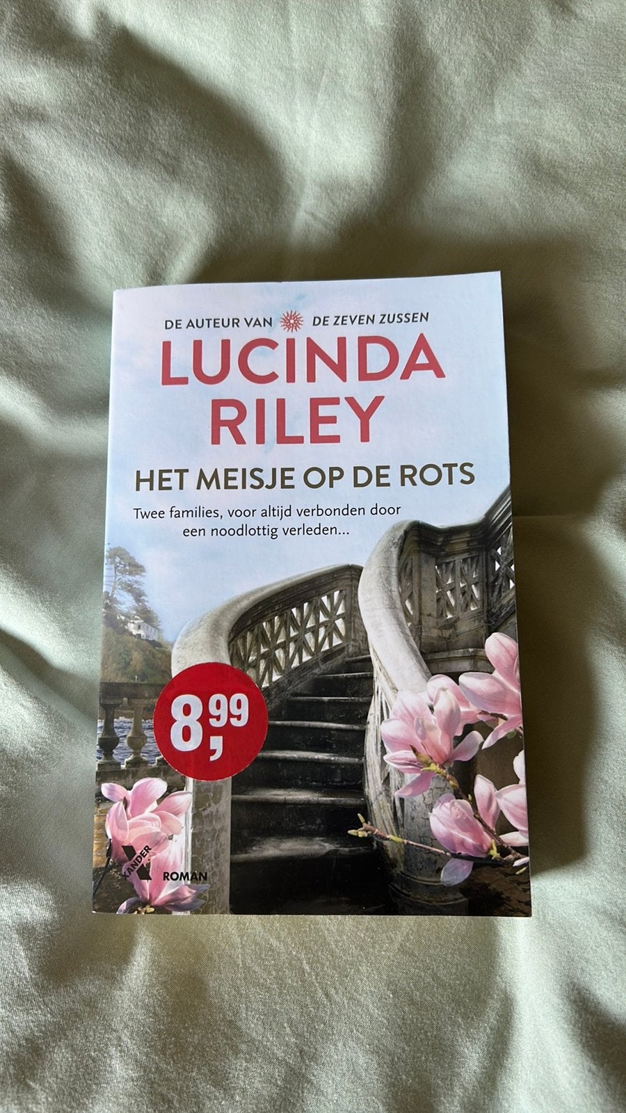Lucinda Riley - Het meisje op de rotsen, Ophalen of Verzenden, Zo goed als nieuw, Lucinda Riley