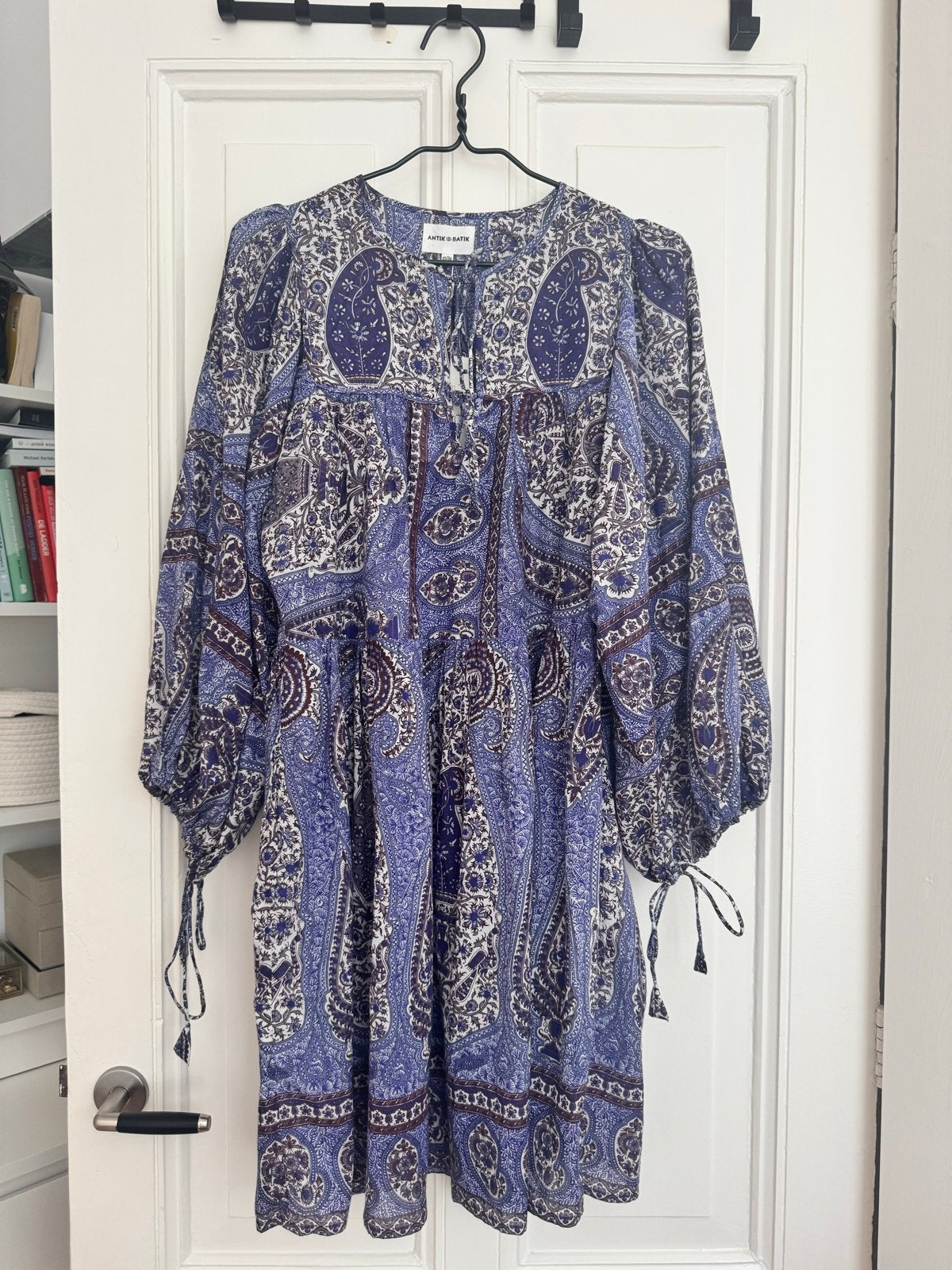 Antik Batik Blauwe Jurk Maat 36 - Nieuw met kaartje, Kleding | Dames, Jurken, Blauw, Ophalen of Verzenden, Zo goed als nieuw, Maat 36 (S)