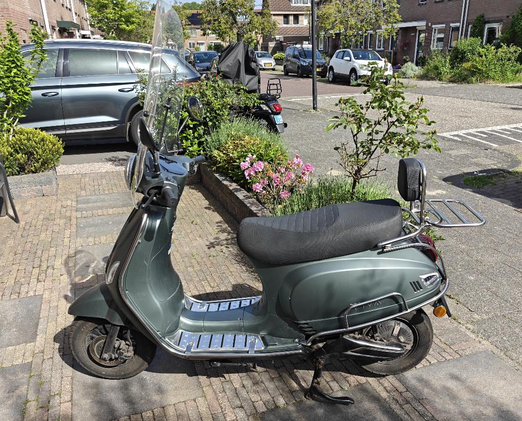 IVA Lux special Electric 2.0 elektrische scooter  matgroen, Elektrisch, Zo goed als nieuw, Ophalen, Overige merken
