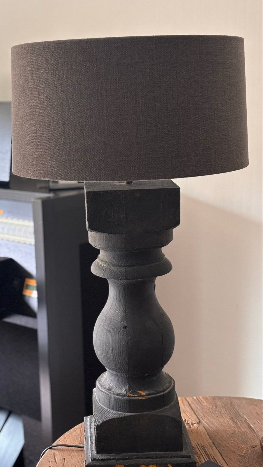 2x Aura Peeperkorn Balusterlamp Beau met linnen kap, Huis en Inrichting, Lampen | Tafellampen, Ophalen, Gebruikt, Hout, 50 tot 75 cm