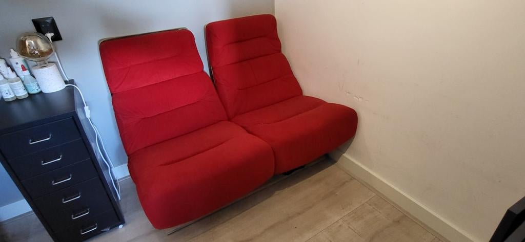 Twee rode bioscoopstoelen - Comfortabel en stijlvol, Huis en Inrichting, Stoelen, Ophalen, Gebruikt, Twee, Stof